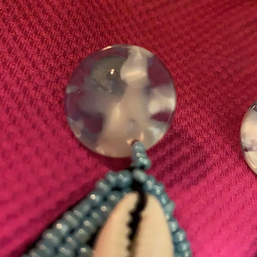 Shell Beaded Earrings   - Picture 4 of 6